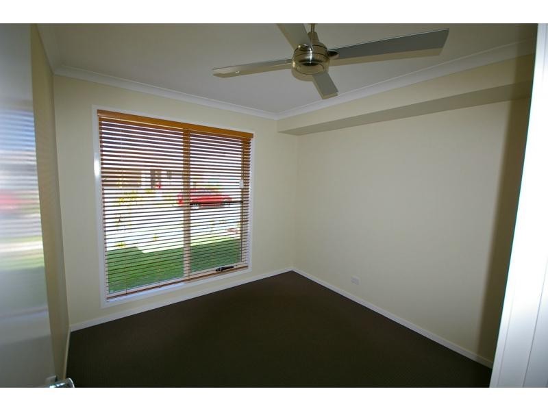 9 Parrot Place, BRIGHTWATER, Mountain Creek QLD 4557