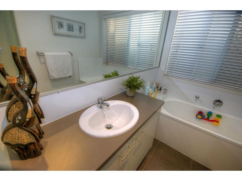 5 MAHONIA Lane, BRIGHTWATER, Mountain Creek QLD 4557