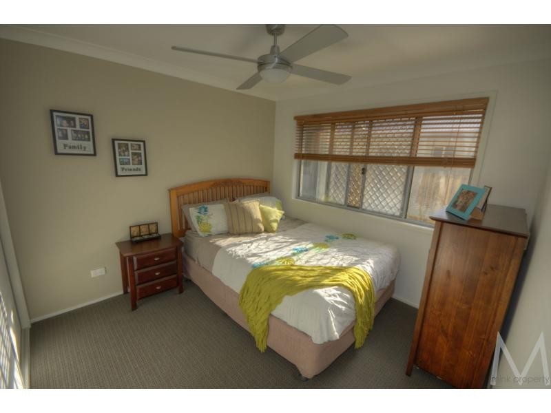 8 ELLIS PLACE, BRIGHTWATER, Mountain Creek QLD 4557