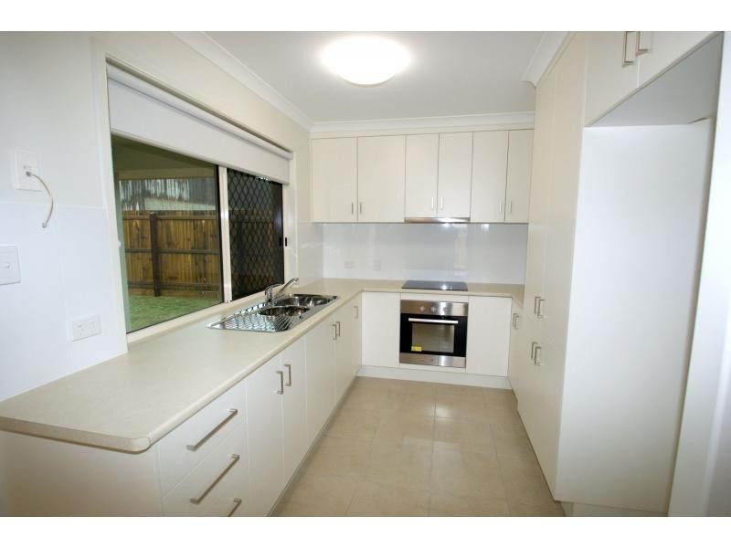 2/6 Pinnacle Court, Avoca QLD 4670