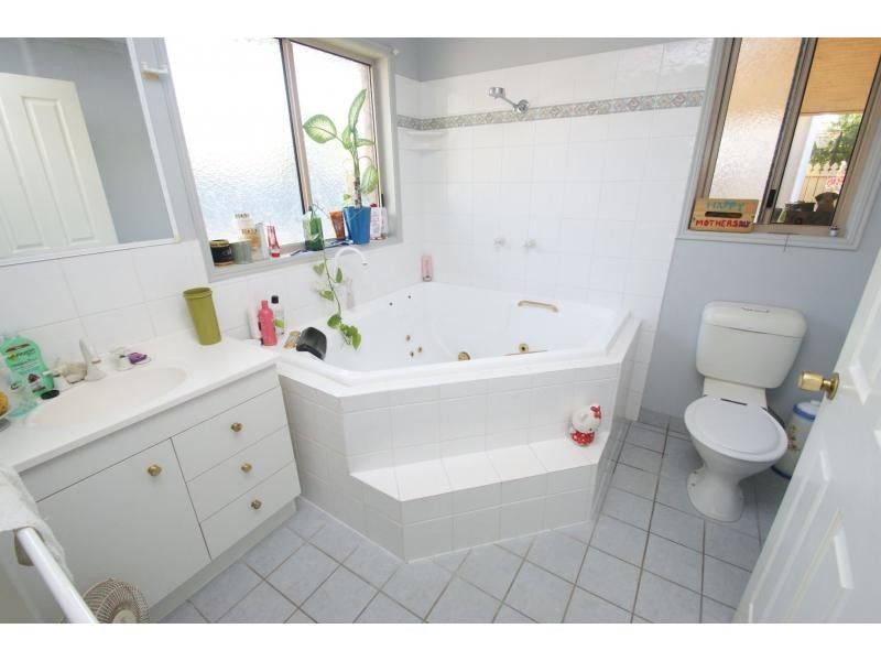 69 Dawson Avenue, Thabeban QLD 4670