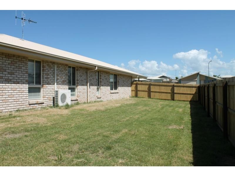 64 Neville Drive West, Branyan Estate, Branyan QLD 4670