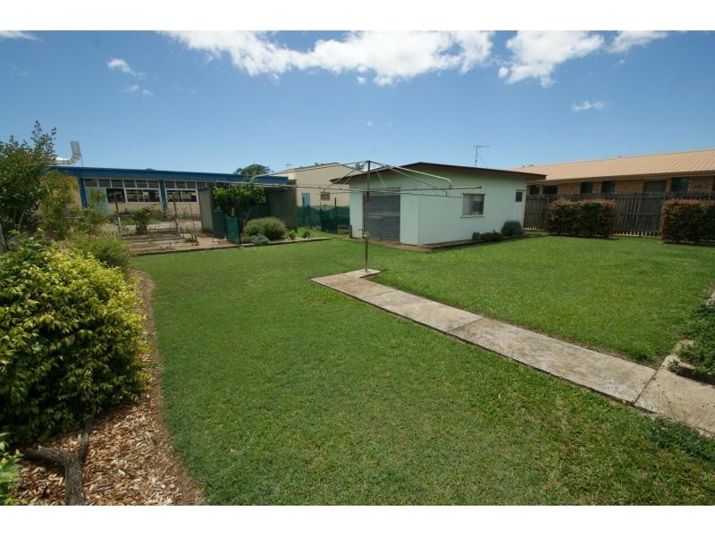 6 Novakoski Street, Kepnock QLD 4670