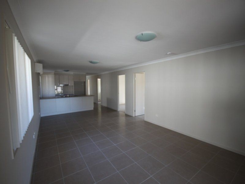6 Waterlilly Court, Rothwell QLD 4022