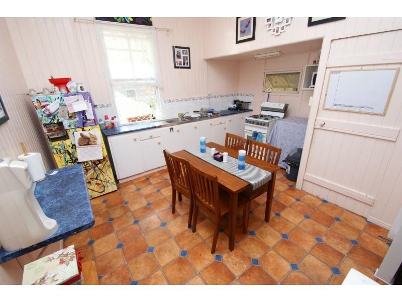 3/6 DEXTER Street, Svensson Heights QLD 4670