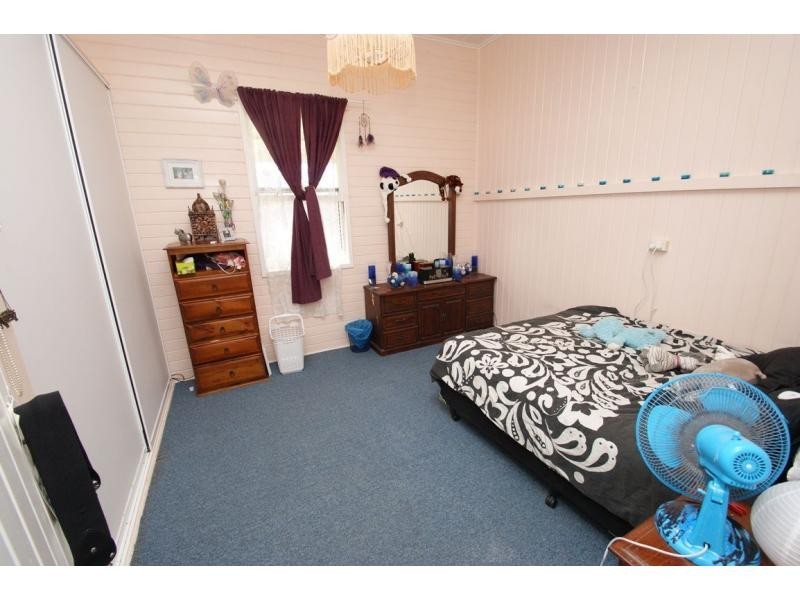 3/6 DEXTER Street, Svensson Heights QLD 4670