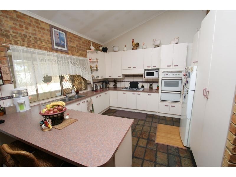 11 Leilani Court, Branyan QLD 4670