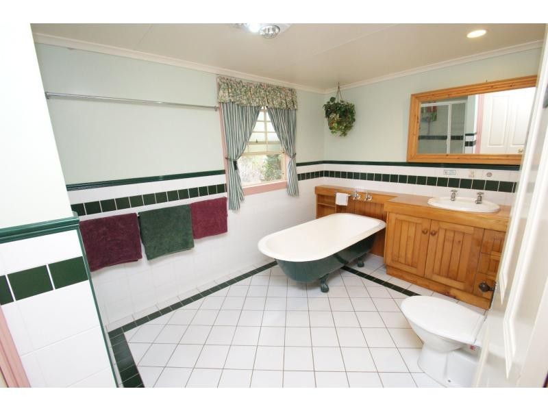 15A Lovers Walk, Thabeban QLD 4670