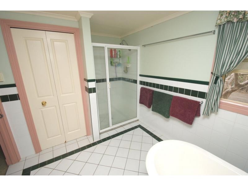 15A Lovers Walk, Thabeban QLD 4670