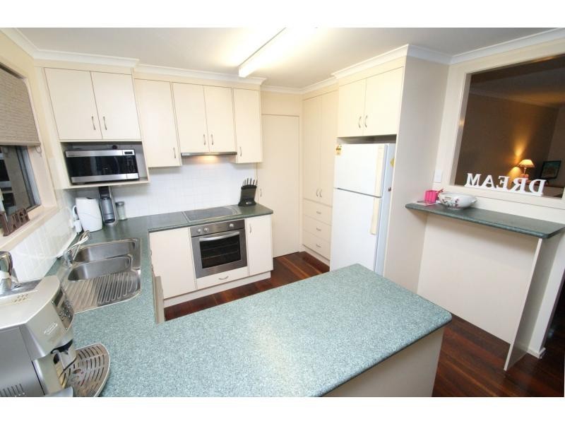 11 Sloane Street, Kalkie QLD 4670