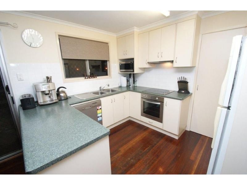 11 Sloane Street, Kalkie QLD 4670