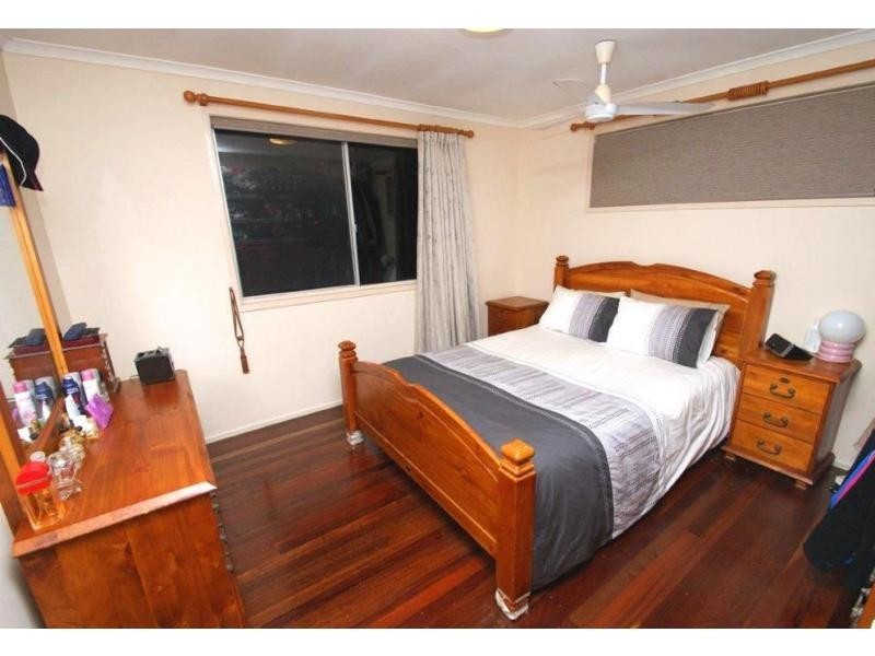 11 Sloane Street, Kalkie QLD 4670