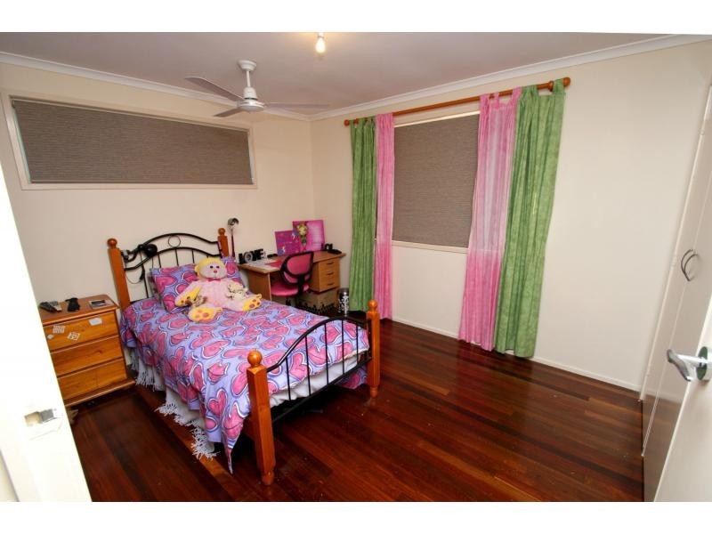 11 Sloane Street, Kalkie QLD 4670