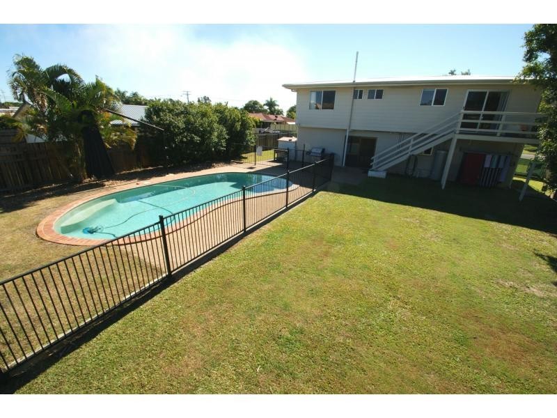 11 Sloane Street, Kalkie QLD 4670