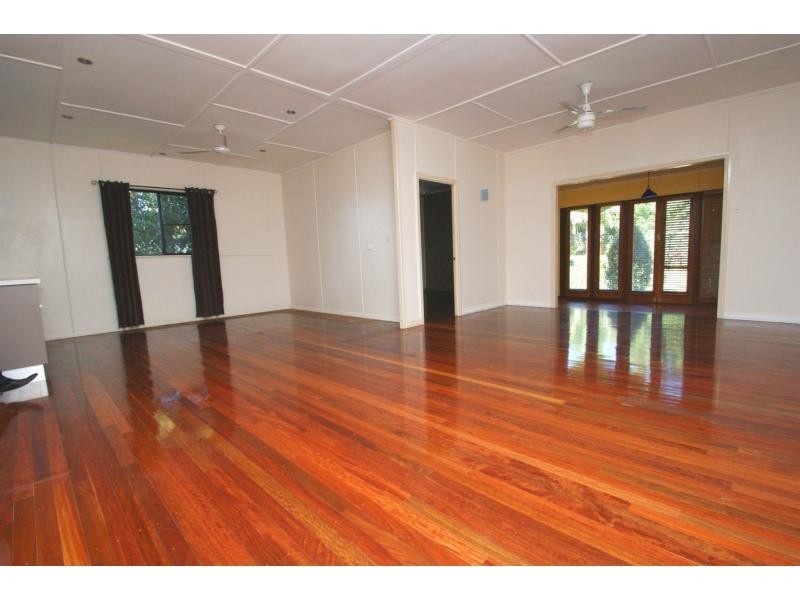 41 Windermere Road, Qunaba QLD 4670