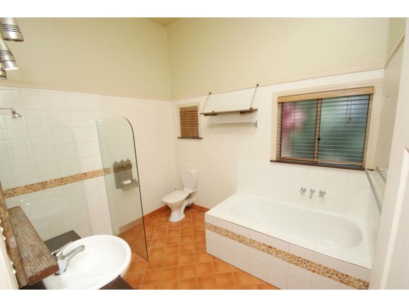 41 Windermere Road, Qunaba QLD 4670