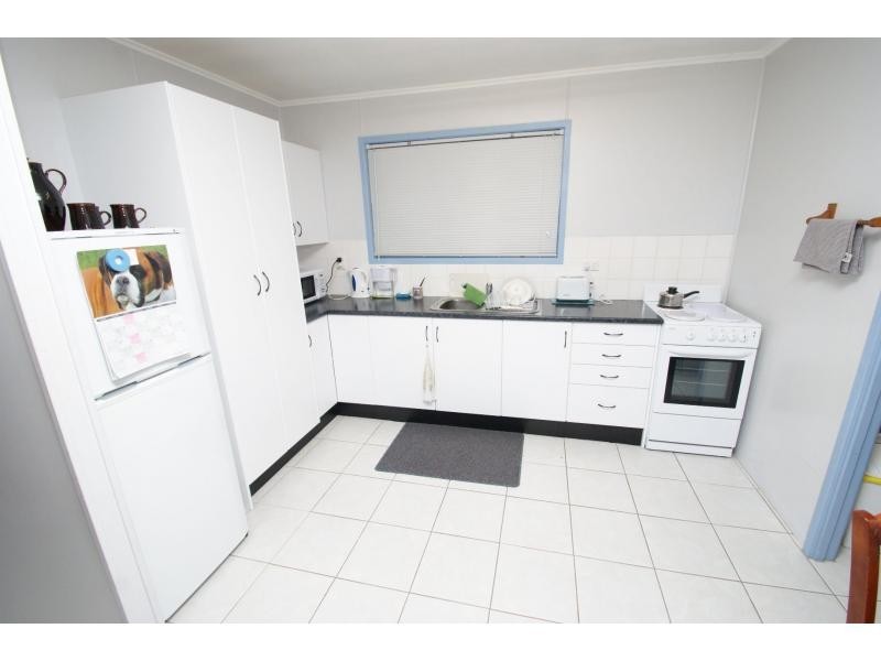 12 Dix Street, Kepnock QLD 4670