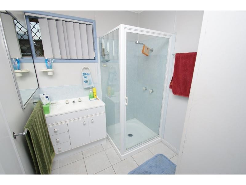 12 Dix Street, Kepnock QLD 4670