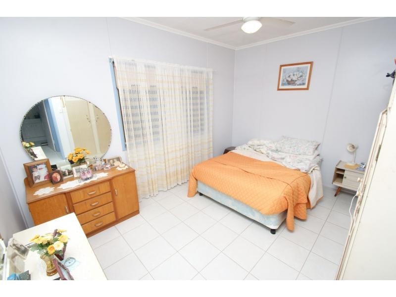 12 Dix Street, Kepnock QLD 4670