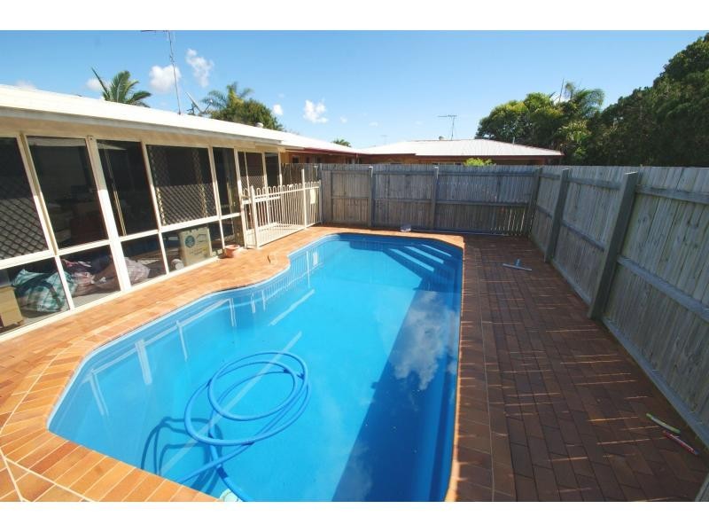 12 Dix Street, Kepnock QLD 4670