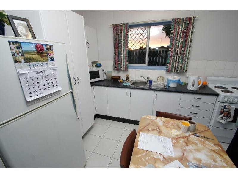 12 Dix Street, Kepnock QLD 4670