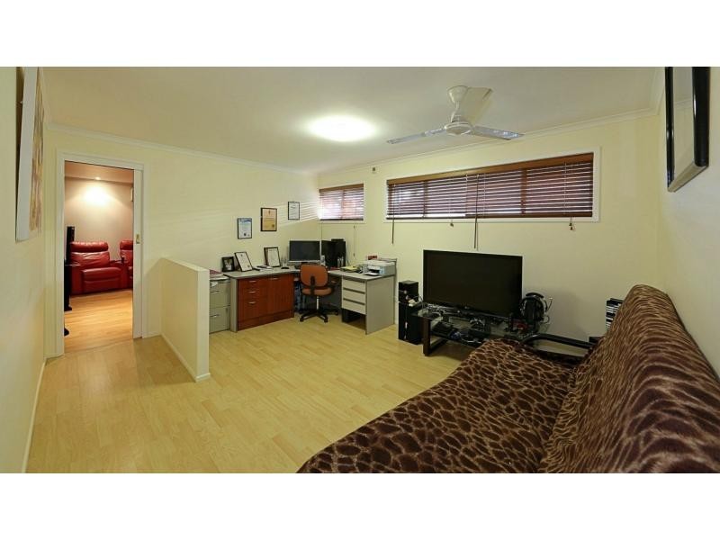 18 Wilson Street, Kepnock QLD 4670