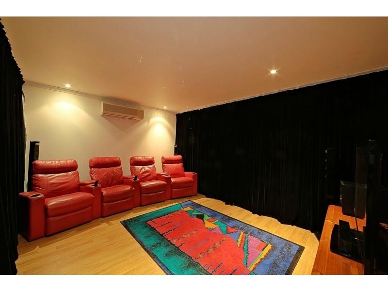 18 Wilson Street, Kepnock QLD 4670