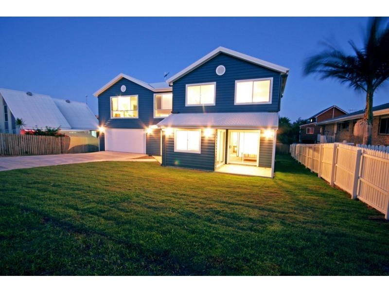 17 Oceanview Street, Bargara QLD 4670
