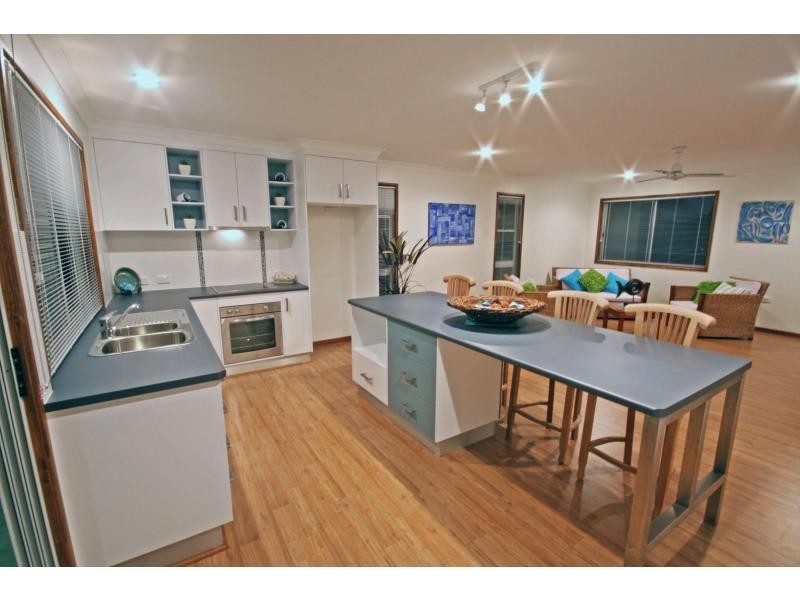 17 Oceanview Street, Bargara QLD 4670