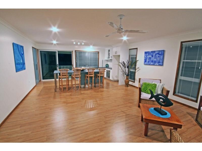 17 Oceanview Street, Bargara QLD 4670