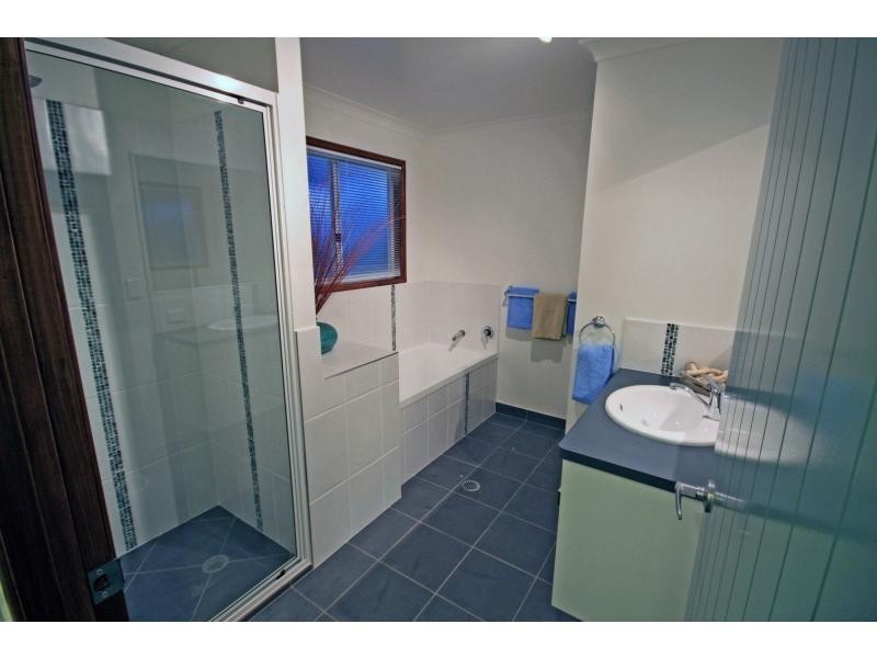 17 Oceanview Street, Bargara QLD 4670