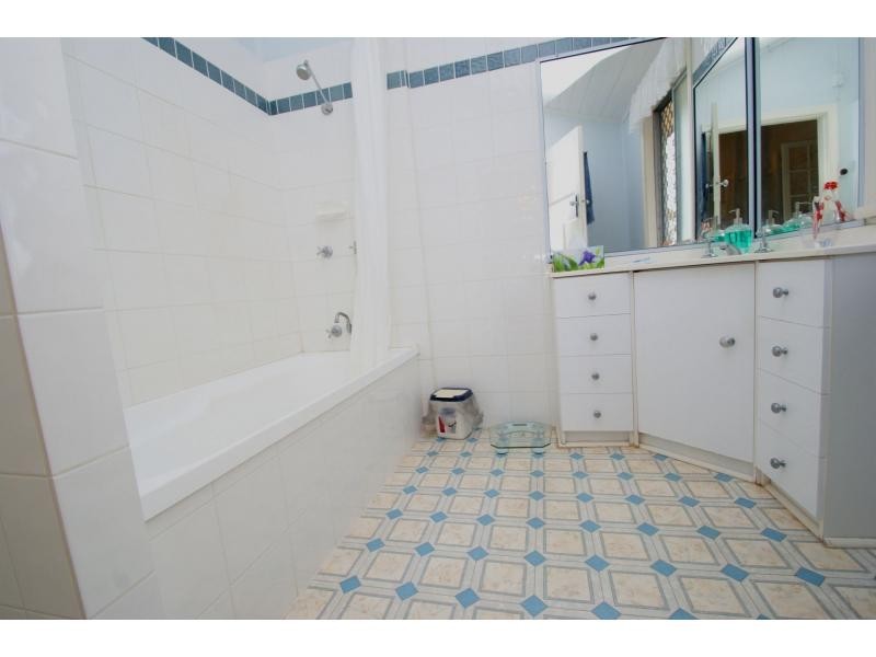 96 Lamb Street, Walkervale QLD 4670