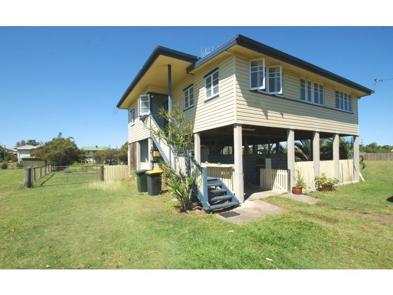 35 Aldridge Street, Burnett Heads QLD 4670