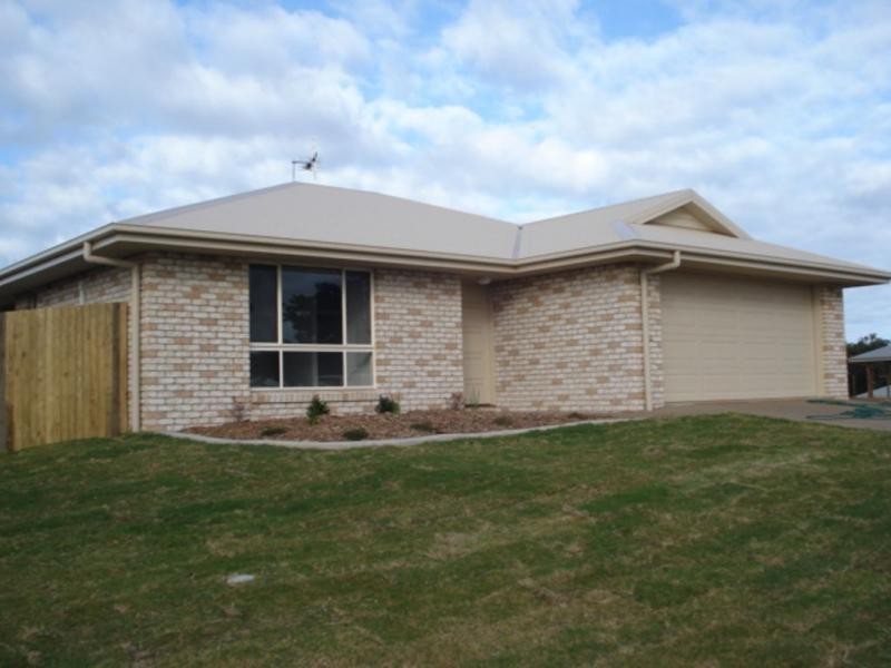 7 Hintz Street, Branyan QLD 4670