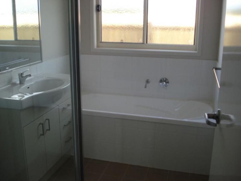 7 Hintz Street, Branyan QLD 4670