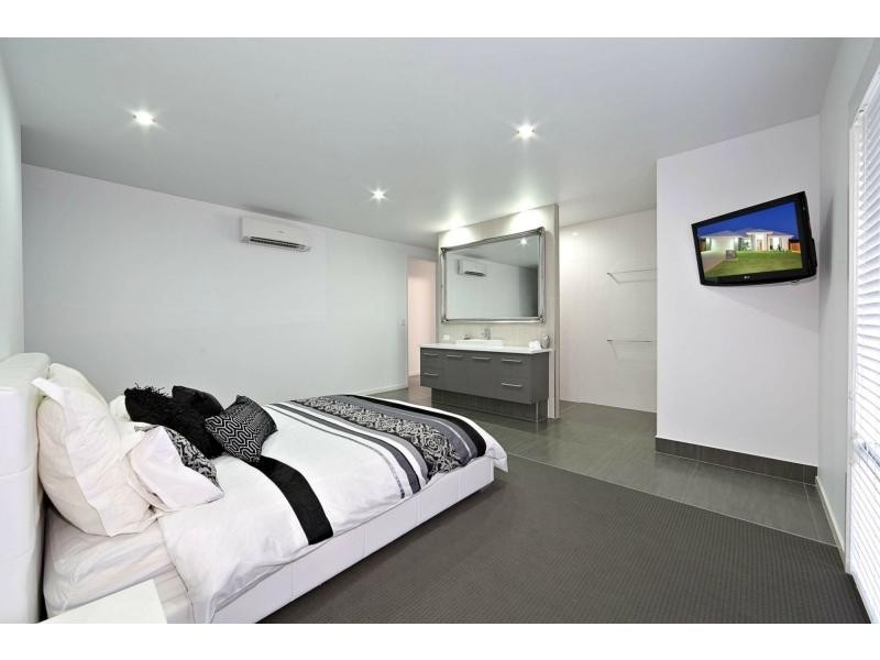 74 Greathead Road, Ashfield QLD 4670