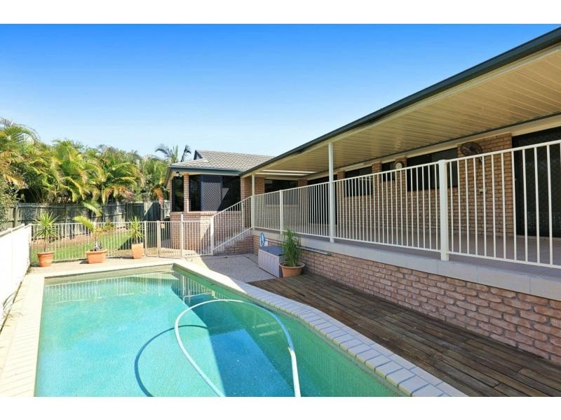24 Captivation Court, Avoca QLD 4670