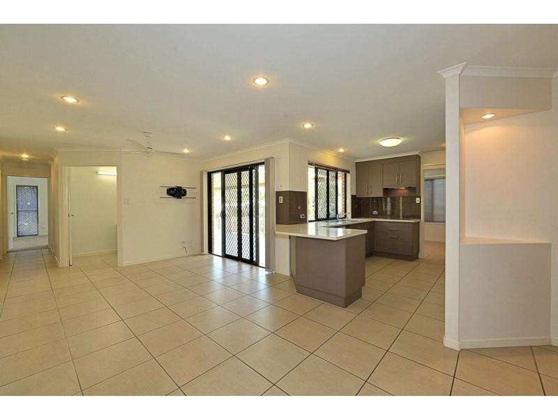 24 Captivation Court, Avoca QLD 4670