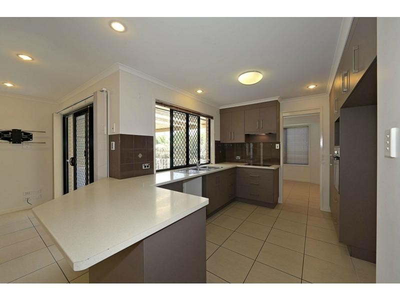 24 Captivation Court, Avoca QLD 4670
