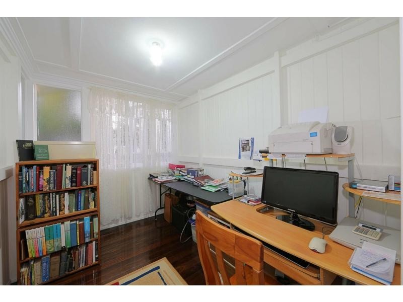 25 Lamb Street, Walkervale QLD 4670