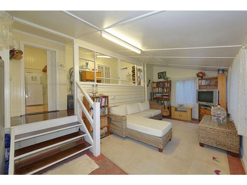 25 Lamb Street, Walkervale QLD 4670