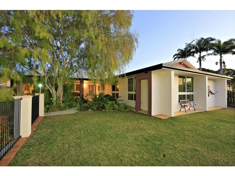 18 Wilson Street, Kepnock QLD 4670