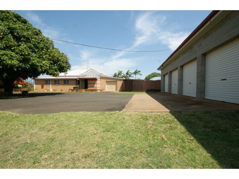 33 Shelley Street, Burnett Heads QLD 4670