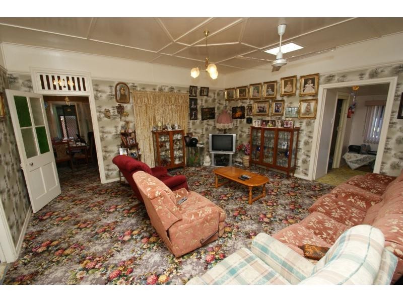 33 Shelley Street, Burnett Heads QLD 4670