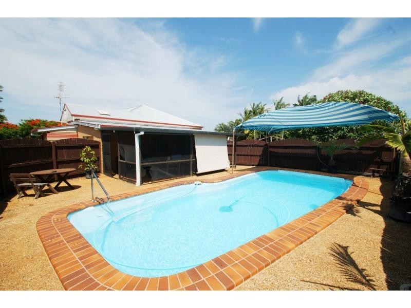 33 Shelley Street, Burnett Heads QLD 4670
