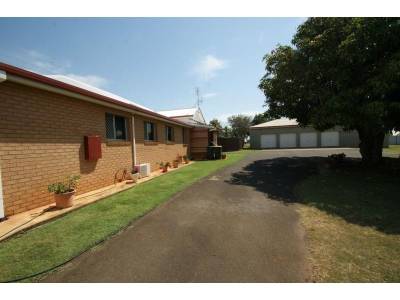 33 Shelley Street, Burnett Heads QLD 4670