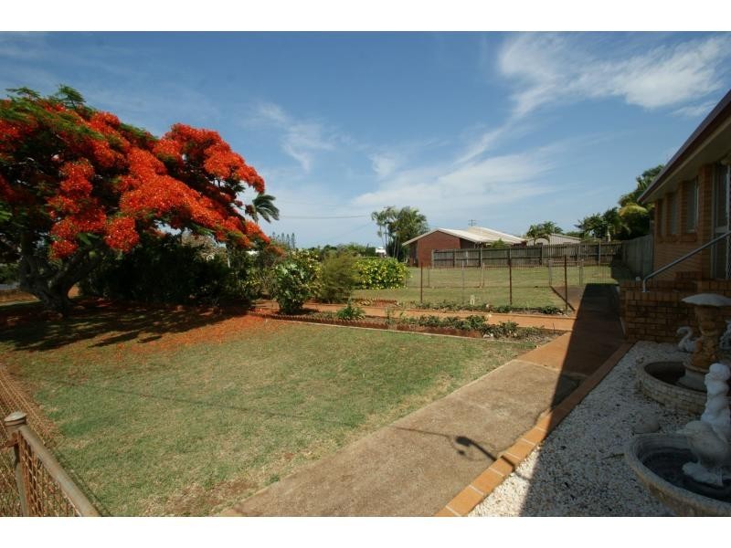 33 Shelley Street, Burnett Heads QLD 4670