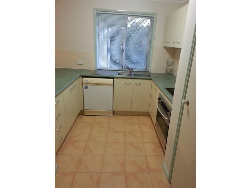 4 Hillmont Crescent, Morayfield QLD 4506