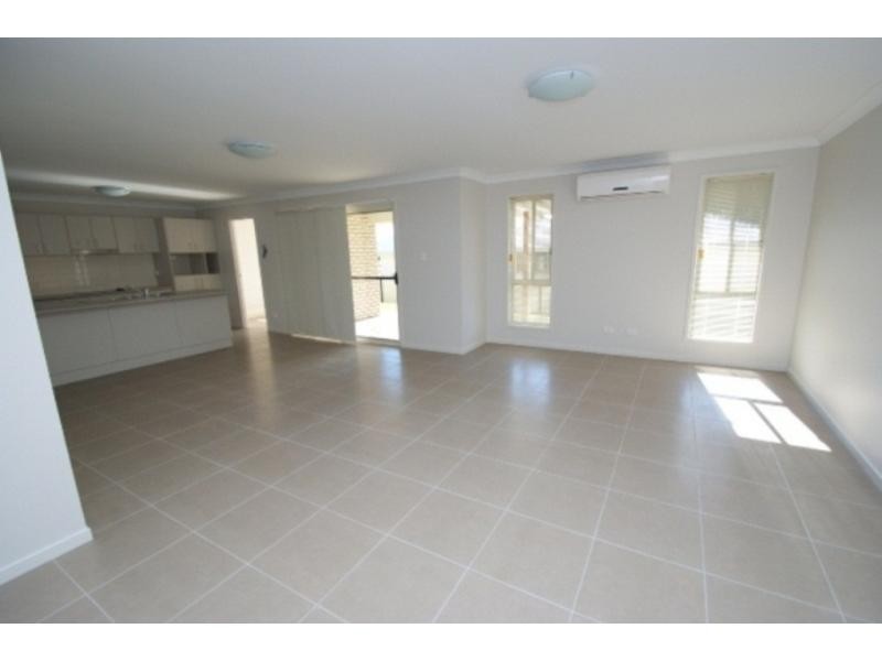 12 Green Avenue, Branyan QLD 4670