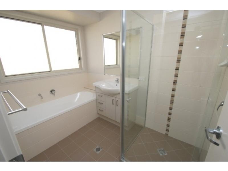 12 Green Avenue, Branyan QLD 4670